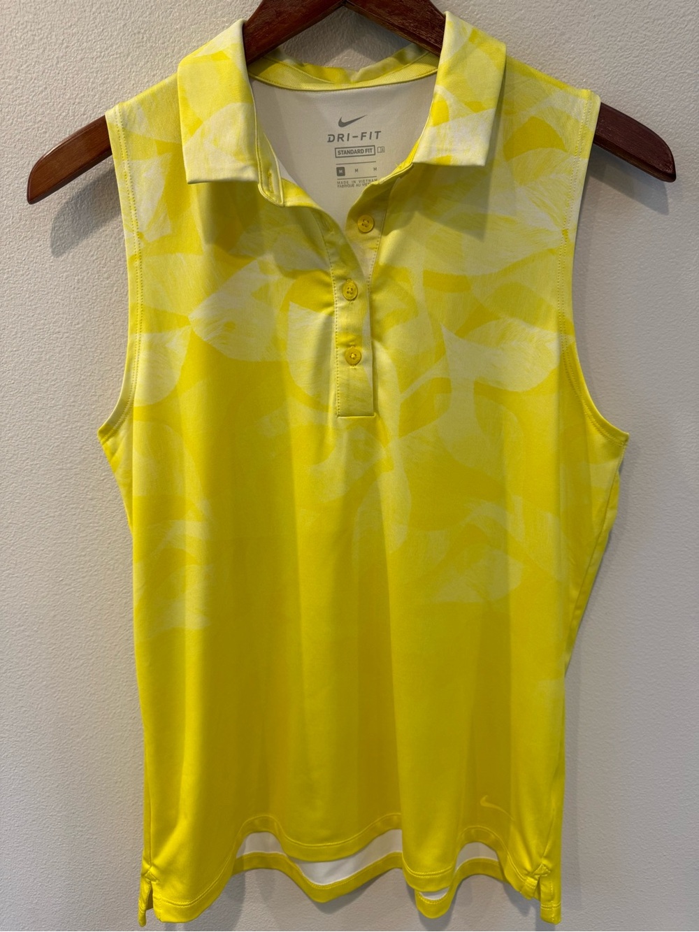 Nike Dri-FIT Fairway Print Sleeveless Polo Tank Top in Yellow
